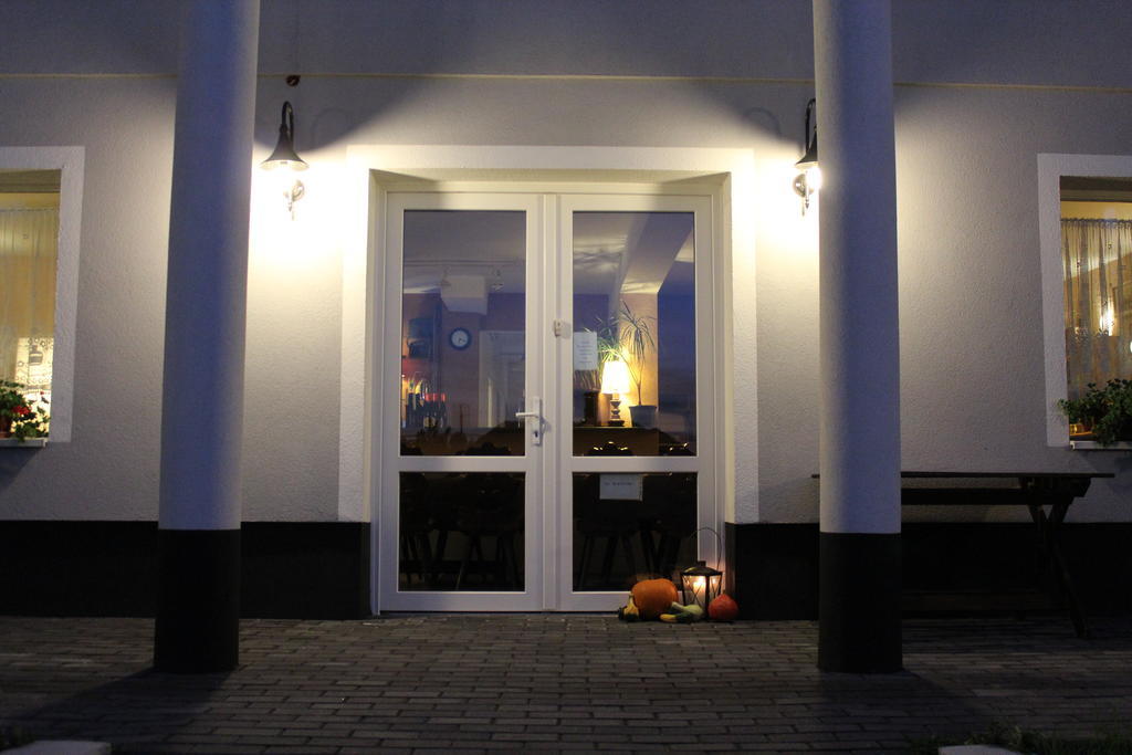بودابست Hotel Menthol المظهر الخارجي الصورة